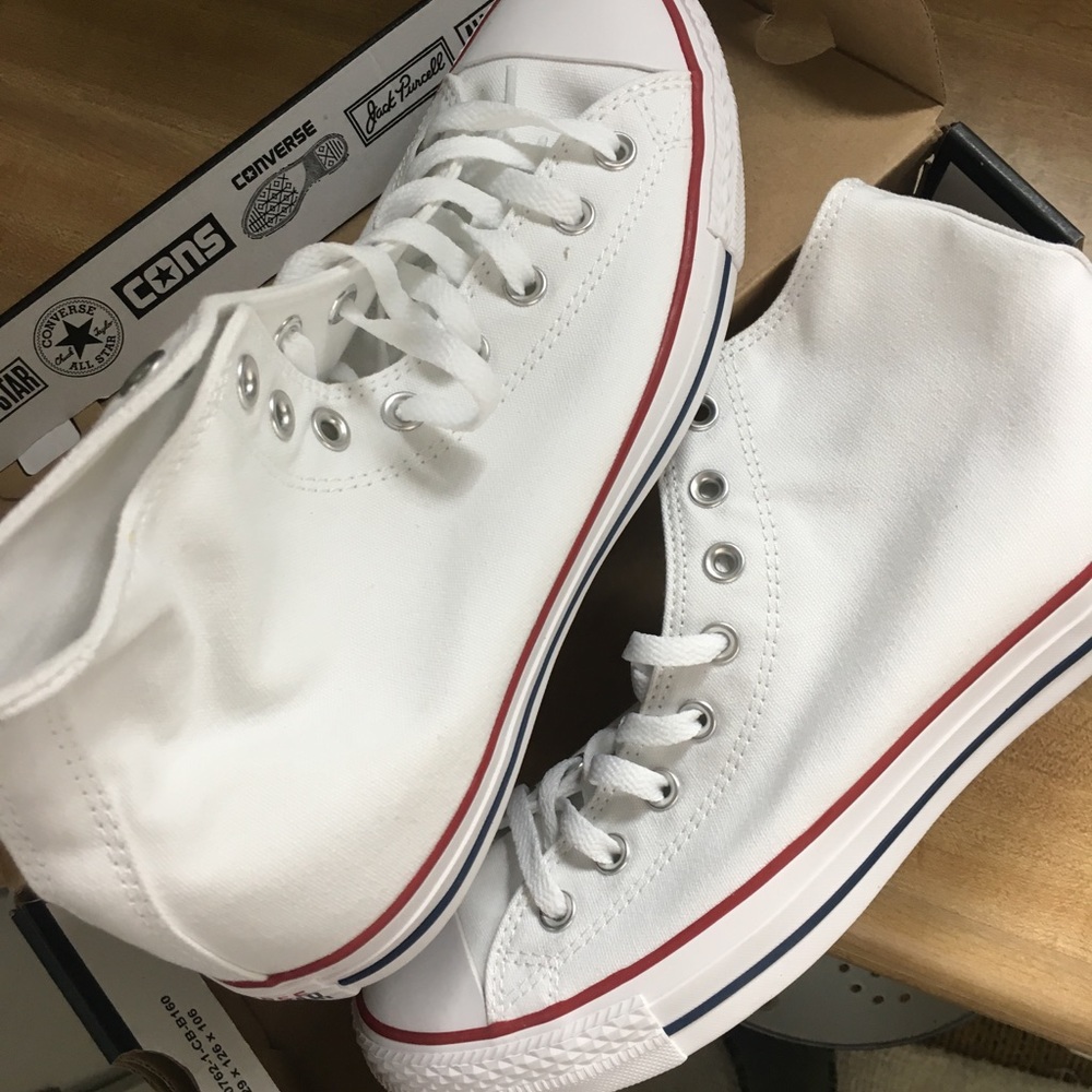 New High top Converse size 10